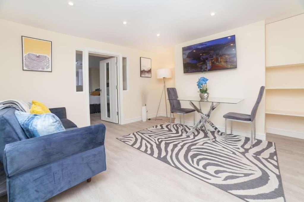 Appartamento Modern 1 Bed Apartment, Own Garden! *